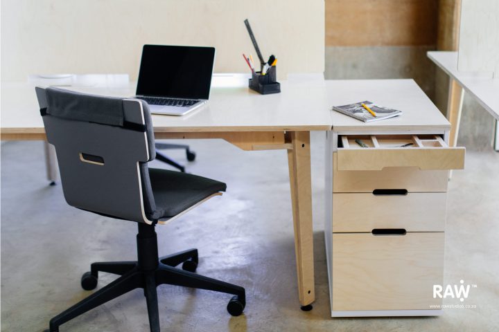 Ekstend Stor: Office Storage Solutions Desk Furniture